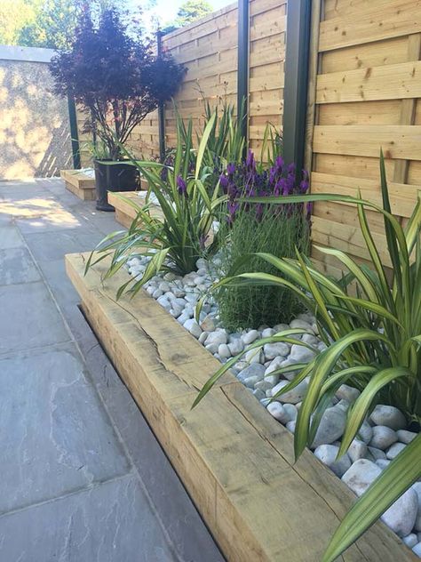 Wood Framed Low Water Garden in Stone #lawnedging #lawnedgingideas #landscaping #gardening #gardens #gardenideas #gardeninigtips #decorhomeideas Taman Air, Low Water Gardening, Small Courtyard Gardens, Courtyard Gardens Design, Garden Makeover, Landscape Designs, Have Inspiration, Garden Edging, Design Hotel