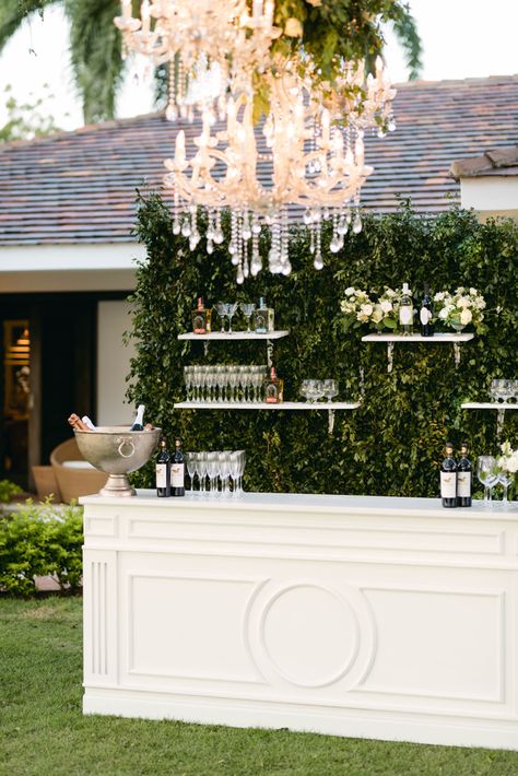 Modern Wedding Cocktail Hour Decor, Extravagant Backyard Wedding, Bars For Wedding Reception, All White Wedding Reception Outdoor, Wine Bar At Wedding, Wedding Bar Aesthetic, Outside Wedding Bar, Statement Bar Wedding, Destination Wedding Cocktail Hour