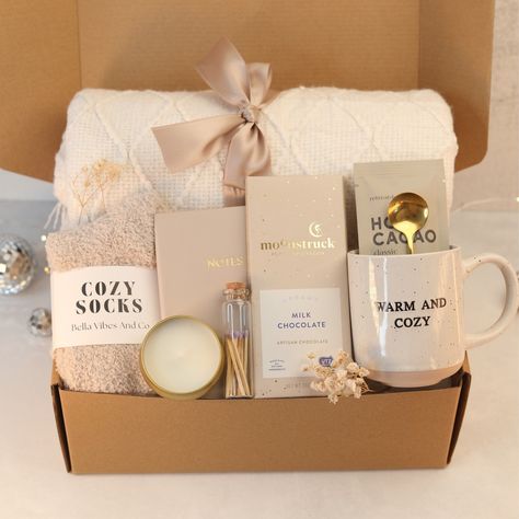 Thoughtful Gifts for Women: Personalized Gift Boxes, Birthday Gifts, Self-Care Boxes, and More Birthday Gift Sets For Women, Beige Gift Box Ideas, Personalized Boxes Gift, Gift Ideas For Her Birthday, Gift Boxes For Coworkers, Cute Gift Ideas For Your Best Friend, Friends Present Ideas, Small Care Package Ideas, Cozy Gifts For Women