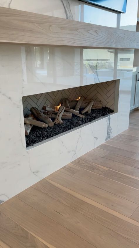 aft_construction2 on Instagram: Linear Isokern fireplace with porcelain surround. @aft_construction @isokernfireplaces @summitstoneaz @bedrosianstile Porcelain Fireplace, Grand Fireplace, Fireplace Style, Linear Fireplace, Modern Farmhouse Living, Living Room Renovation, Bedroom Fireplace, Fireplace Remodel, Up Close And Personal