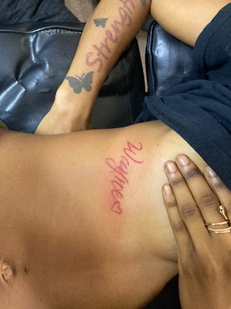 Small Name Tattoos Black Women, Tattoos With Mothers Name, Name Tattoo On Thigh For Women, Getting Boyfriend Name Tattoo, Tattoo Ideas Boyfriends Name, Red Ink Name Tattoos Women, Tattoo His Name, Pretty Name Tattoos For Women, Women Name Tattoos