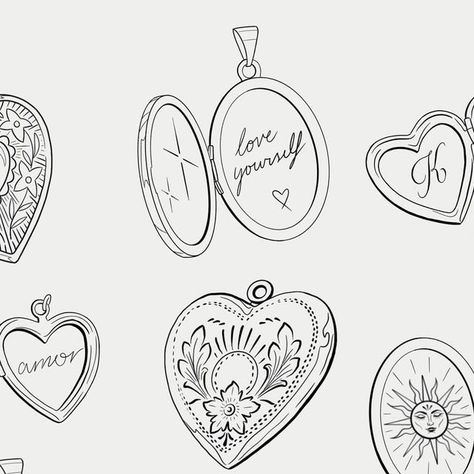 Small Tattoo Ideas Love, Oval Locket Tattoo, Tattoo Inspo For Lost Loved Ones, Heart Pendant Tattoo, Locket Tattoo With Initials, Traditional Locket Tattoo, Heart Locket Tattoo Design, Vintage Locket Tattoo, Locker Tattoo