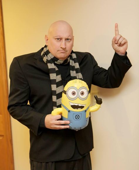 22 Awesome DIY Halloween Costume Ideas for Guys - Brit + Co Gru Costume, Celebrities Halloween, Amazing Halloween Costumes, Minion Costumes, Clever Halloween Costumes, A Minion, Diy Halloween Costume, Halloween Men, Last Minute Halloween Costumes