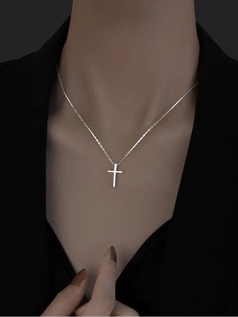 Dainty Cross Necklace Silver, Cross Necklace Aesthetic, Cross Pendant Necklace Woman, Cross Necklace Simple, Dad Tattoo, Dainty Cross Necklace, Necklace Outfit, Necklaces Silver, Necklace Cross