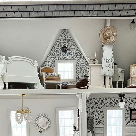 https://www.instagram.com/p/CYq_bplrjoo/?utm_medium=share_sheet Vermont Farmhouse Jr Dollhouse Interior Ideas, Vermont Jr Dollhouse, Vermont Farmhouse Jr Dollhouse Interior, Vermont Dollhouse, Vermont Farmhouse Jr Dollhouse, Vermont Farmhouse Jr, Dollhouse Staircase, Vermont Farmhouse, Dollhouse Interior