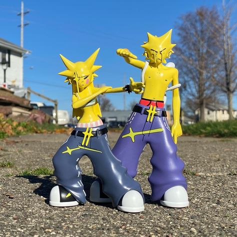 Instagram Y2k Figures, Sculpture Ideas Clay, Little Clay Figures, Cute Mecha, Cool Figures, Ceramic Characters, Designer Toys Vinyl, Art Figurines, Christmas Figures