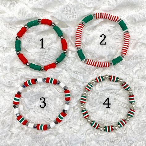 Heishi Bracelet Ideas Christmas, Preppy Christmas Clay Bead Bracelets, Clay Beads Bracelet Ideas Christmas, Preppy Christmas Bracelets, Christmas Heishi Bracelet, Clay Bead Bracelet Ideas Christmas, Christmas Clay Bead Bracelet Ideas, Homemade Bracelets With Beads, Christmas Clay Bead Bracelets