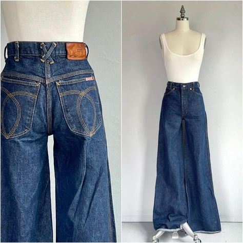 Cheri King on Instagram: "Really, REALLY wide legs 🖤 Vintage 70’s Sticky Fingers jeans just listed #70sfashion #vintagejeans #70sdenim #widelegjeans #zestvintage" 70s Jeans Women, 70s Wide Leg Pants, 70s Pants Women, 70s Wide Leg Jeans, 70s Fashion Jeans, 1970s Fashion Aesthetic, 70s Outfits Vintage, 90s Does 70s, 70s Flare Jeans Outfit