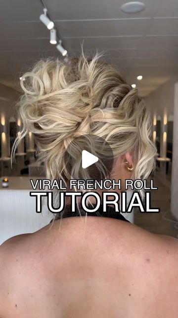 Messy Updo For Wedding, Easy Curl Updo, Updo With Money Piece, Easy Updo Tutorial For Medium Hair, Updo How To Medium Hair, Easy Updos For Medium Hair Tutorial Videos, Loose Wavy Updo, Prom Messy Updo, Updo Hairstyles With Volume