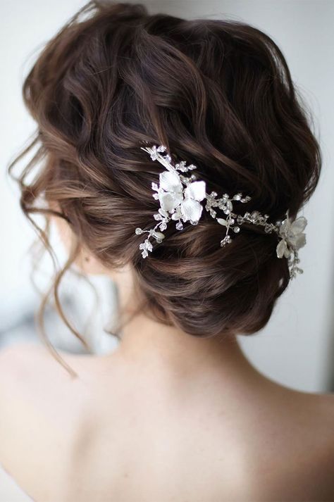 100 Beautiful updo hairstyles , wedding updos, bridal updos ,messy updo hairstyles ,hairstyle #hairstyle #weddinghair #updo #upstyle elegant bridal hairstyle Long Hair Wedding Updos, Updos With Braids, Messy Updo Hairstyles, Updos Bridal, Hairstyles For Weddings, Bridal Updos, Messy Hair Updo, Hairstyle Hairstyle, Wedding Updos