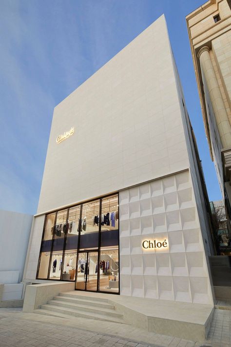 Facade Store Design, Retail Store Facade, Store Facade Design, Flagship Store Design, Facade Store, Store Facade, Stores Design, Retail Facade, Shopping District