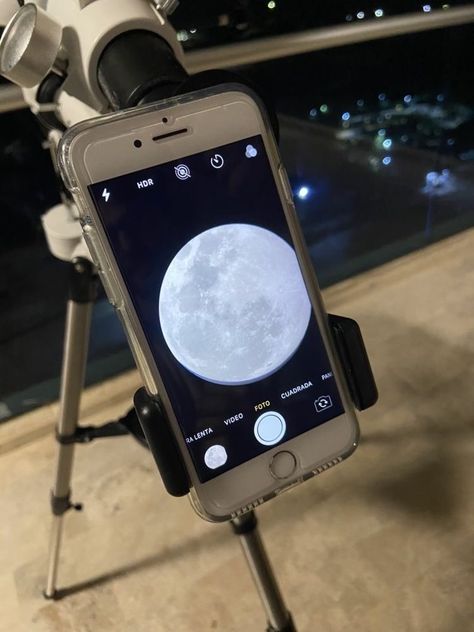 Looking At The Moon, The Moon Is Beautiful, Look At The Moon, Macbook Wallpaper, Moon Lovers, Aesthetic Photos, Telescopes, Lego Friends, Astronomer