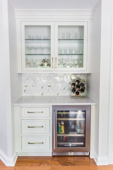 Bar Nook In Kitchen, Nook In Kitchen, Kitchen Wine Fridge, Built In Wine Bar, Small Bars For Home, Bar Nook, Home Bar Ideas, Home Bar Cabinet, Home Bar Rooms