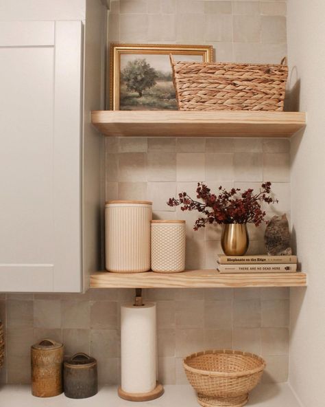 Open Shelves Kitchen Styling, Styling Open Shelves In Kitchen, Cozy Rustic Bedroom, Little Apartment Aesthetic, Kitchen Open Shelf, Beach Apartment Decor, Kitchen Shelves Styling, Woman Bedroom Ideas, Grown Woman Bedroom Ideas