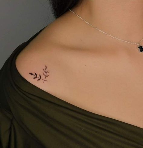 Small Shoulder Tattoos, Hand Tattoos For Girls, Petite Tattoos, Back Of Shoulder Tattoo, Eagle Tattoos, Instagram Tattoo, Stylist Tattoos, Small Hand Tattoos, Dainty Tattoos