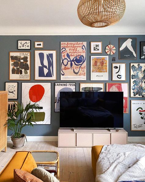 You want your TV to blend in, not stand out. TV wall ideas will help you to create a space that is both functional and aesthetically pleasing Tv Gallery Wall, Gallery Wall Living Room, Tv Wall Decor, Ideas Hogar, Lounge Design, Scandinavian Home, A Living Room, Tv Room, Tv Wall