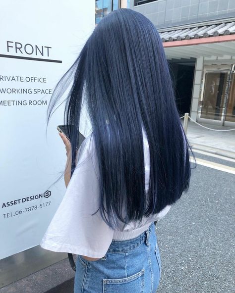 Blue Natural Hair, Midnight Blue Hair, Blue Grey Hair, Navy Blue Hair, Blue Black Hair, Dark Blue Hair, Dark Brunette Hair, Dyed Hair Inspiration, Hair Stylies