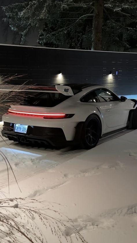 Porshe White Car, Porsche Snow Wallpaper, Porsche Live Wallpaper, Porsche Turbo S Wallpaper, Best Phone Wallpaper For Men, Luxury Astethic, Aesthetic Porsche Wallpaper, Porsche Gt3 Wallpaper, Wigets Pictures Aesthetic