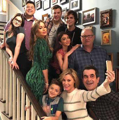 Modern Family Cast, Modern Family Funny, Modern Family Quotes, Friends Cast, I Love Cinema, Family Doctors, Baguio, Family Funny, Sofia Vergara