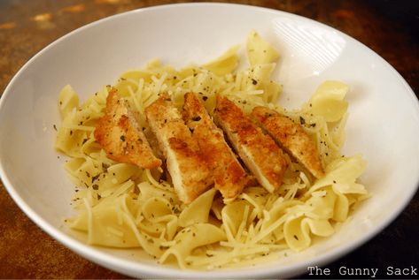 Parmesan Noodles, Buttered Noodles Recipe, Noodles And Company, Chicken And Noodles, Buttered Noodles, Parmesan Crusted Chicken, Parmesan Chicken, Crusted Chicken, Noodle Recipes