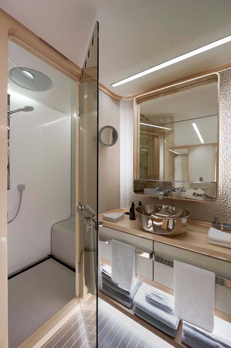 Luxury Yacht Interior Bathroom, Yacht Bathroom Design, Luxury Yacht Bathroom, Yacht Bathroom, Boat Bathroom, Luxury Yacht Interior, Jet Privé, Yacht Interior Design, Super Yacht