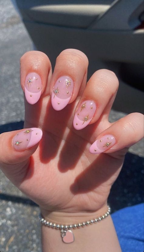 Nails Acrylic Summer, At Home Nails, Gem Nail Designs, Red Summer Nails, Stylish Nail Art, Home Nails, May Nails, Nails Silver, Gold Prom