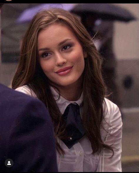 Blair Waldorf Hair, Mode Gossip Girl, Estilo Blair Waldorf, Blair Waldorf Aesthetic, Blair And Serena, Stile Blair Waldorf, Blair Waldorf Style, Gossip Girl Blair, Gossip Girl Aesthetic