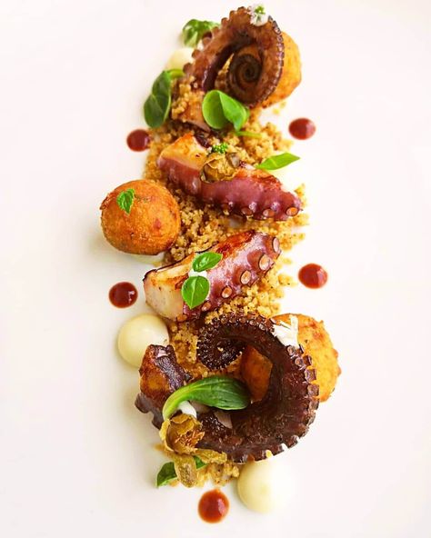 Octopus Dish Plating, Octopus Plating Food, Octopus Fine Dining, Fine Dining Starters Michelin Star, Octopus Plating, Octopus Dishes, Michelin Star Food Plating, Octopus Food, Octopus Dish