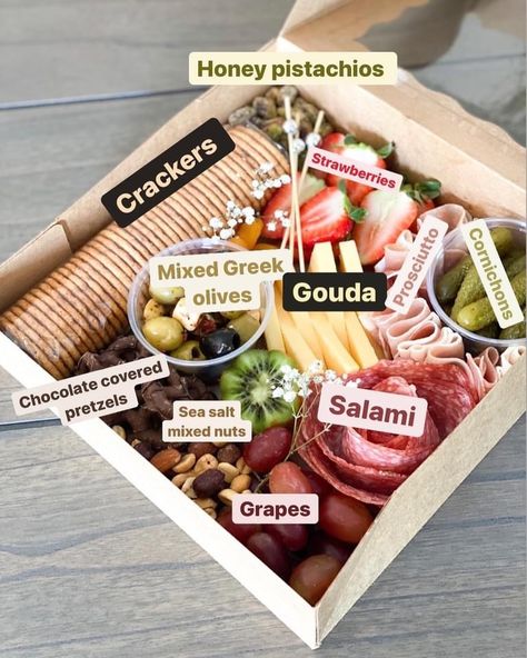 Picnic Grazing Box Ideas, Lunch Box Charcuterie Board, Picnic Charcuterie Box Ideas, Box Charcuterie Ideas, Antipasto Box Ideas, Teacher Charcuterie Box Gift, Lunch Charcuterie Box Ideas, Diy Grazing Box Ideas, Charcuterie Board Ideas For Picnic