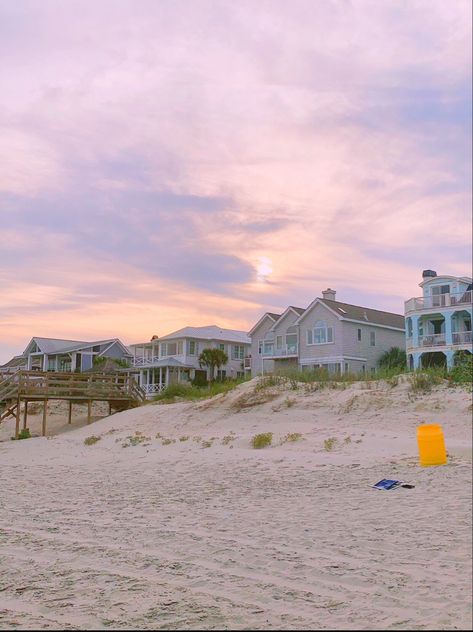 Beach House On The Beach, Beach Life House, Beach House East Coast, Beach House South Carolina, Big White House On The Beach, Charleston House Aesthetic, Charleston Beach Aesthetic, Houses In Charleston Sc, Charleston Aesthetic Home