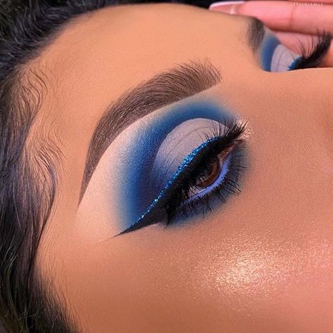 Crazy Eye Makeup, Maquillage Yeux Cut Crease, Birthday Makeup Looks, Mekap Mata, Makeup Colorful, Prom Eye Makeup, Cute Eye Makeup, Makeup Simple, Eye Makeup Pictures