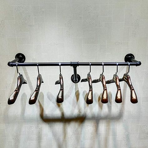 Shelves System, Display Closet, Retail Display Shelves, Hanging Towel Rack, Pipe Clothes Rack, Wall Towel Racks, Metal Bedroom, Clothing Store Displays, Vintage Pipes