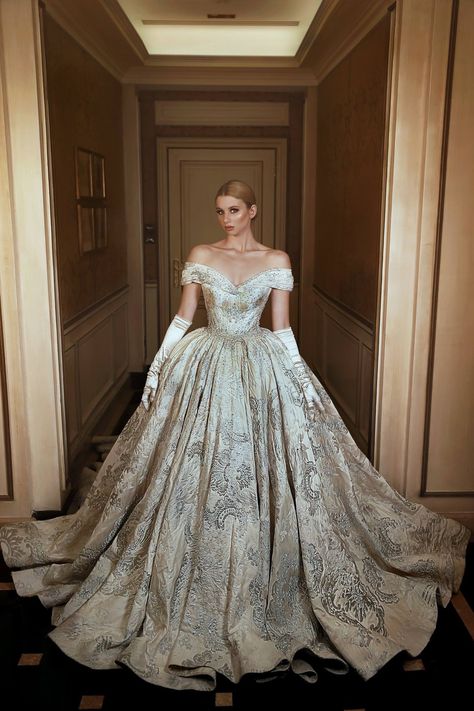 Sadek Majed, Brides Gown, Gown Ideas, 파티 드레스, Royal Dresses, Couture Bridal, Fantasy Gowns, A Wedding Dress, Fairytale Dress