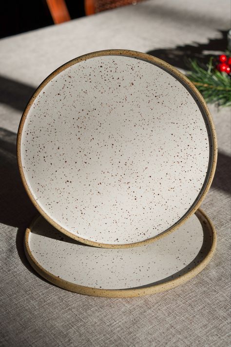 Speckled Ceramic Plates, Ceramic Plates Aesthetic, Pottery Wheel Plate, Ceramic Handmade Plates, Ceramics Plate Ideas, Wheel Thrown Plates, Speckled Clay Pottery, Ceramic Plate Ideas, Speckled Ceramics