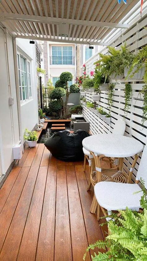 Narrow Side Of House Ideas, Tiny Backyard, Narrow Garden, Side Yards, Outdoor Sitting Area, Corner Garden, Side Garden, Backyard Diy Projects, Small Yard