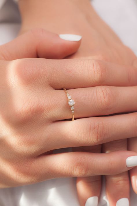 Simple Unique Engagement Rings, Gold Band Engagement Rings, Cute Promise Rings, Simple Diamond Ring, Promise Rings Simple, Classic Diamond Ring, Minimalist Diamond Rings, Rose Gold Promise Ring, Diamond Promise Ring