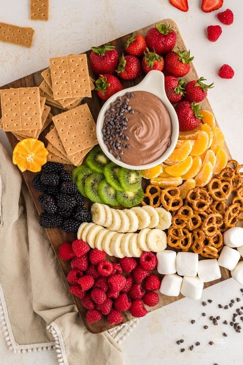 Shower Finger Food Ideas, Baby Shower Finger Food Ideas, Fruit Dip With Cream Cheese, Food Ideas Appetizers, Chocolate Fruit Dip, Baby Shower Finger Foods, Dip With Cream Cheese, Fruit Dips Recipes, Chocolate Dipped Fruit