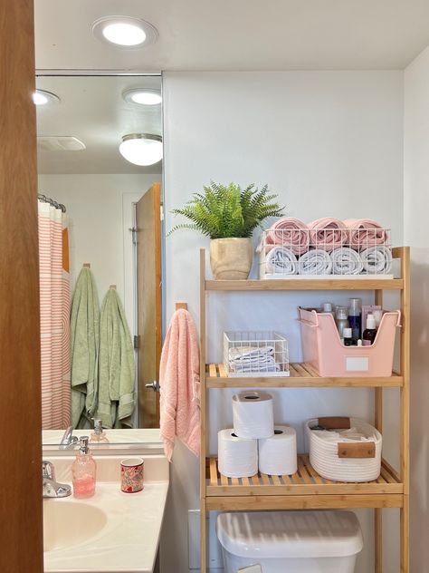 Room Inspiration Bedroom Organization, Bathroom Theme Decor Ideas, Clean Maximalist Decor, Top Of Bathroom Sink Organization, Gcu Apartment Room Ideas, Gen Z Apartment Aesthetic, Tiny Closet Storage Ideas, Bathroom Ideas College Apartment, Simple Night Stand Decor