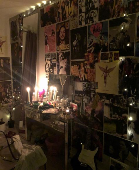 Grunge Bedroom Aesthetic Dark, Black Bedroom Asethic, Sick Bedroom Ideas, Punk Room Aesthetic Vintage, Heavy Metal Room Aesthetic, 80s Metal Room, Room Inspo Grunge Y2k, Grunge Alt Room Ideas, 2000s Bedroom Aesthetic Grunge