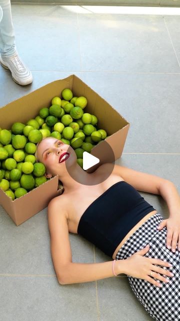 5-Minute Crafts on Instagram: "Get creative with these photo hacks! 📸  #photohacks #photoshootideas #photographytips" Photo Tricks Creative, Unique Photography Ideas Creative, Fun Family Photo Ideas Creative, Beginner Photography Ideas, Creative Shoot Ideas, 5 Minutes Craft, Dr Photos, Sister Hood, Photography Artistique