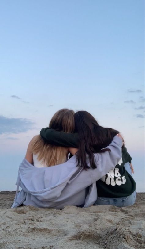 Mother Day Photo, Best Friend Fotos, Aesthetic Mother, Friends Vibe, Bestie Photos, Besties Pictures, Cute Friend Poses, Foto Best Friend, Gifts Aesthetic