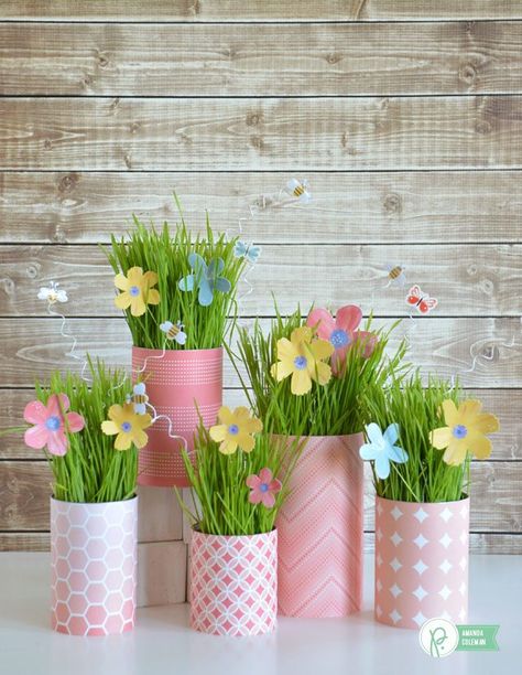 Simple DIY Easter Party Decorations on Love the Day April Party Themes, Easter Party Decorations, Diy – Velikonoce, Diy Decoracion, نباتات منزلية, Bunny Napkins, Easter Party Decor, Peppa Pig Birthday, Ideas For Easter Decorations