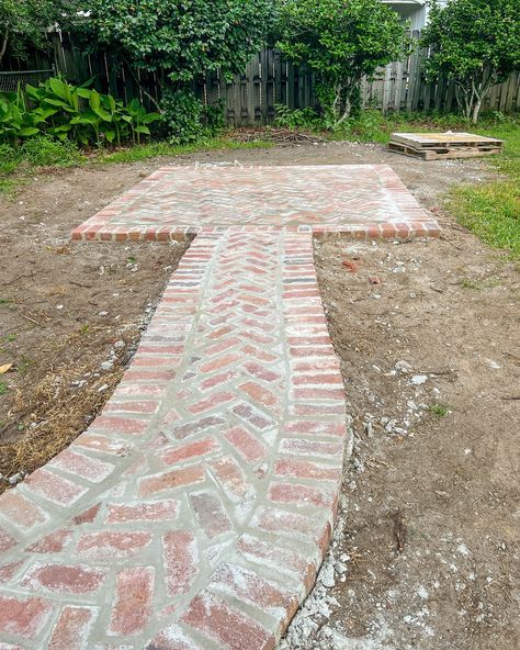 Garden Brick Pathway Ideas, Easy Brick Pathway, Red Brick Garden Path, Red Brick Pathways Garden Paths, Reclaimed Brick Pathway, Backyard Herb Garden, Brick Yard, Concrete Path, Brick Pathway