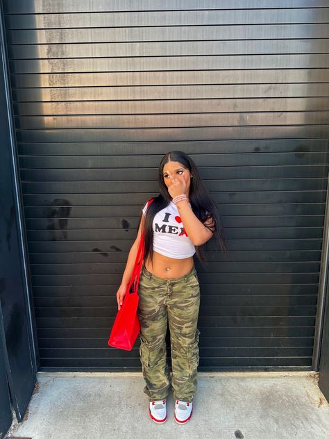 Camp Cargo Pants Outfit, Camouflage Outfits For Women, Camo Cargo Pants Outfit Street Style, Camo Pants Outfit Baddie, Red Cargo Pants Outfit, Red Telfar Bag, Army Cargo Pants Outfit, Cargo Army Pants, Camp Pants Outfit