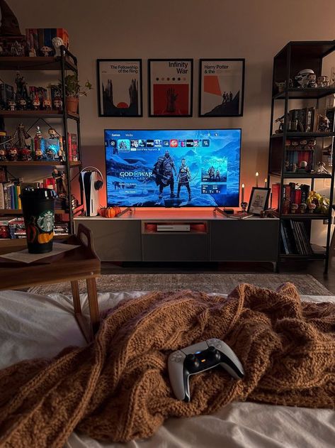 Nerd Living Room, Nerd Apartment, Small Game Rooms, Home Studio Setup, Gamer Room Decor, Chill Room, Living Room Setup, Living Place, Apartment Living Room Design