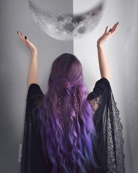 Grunge Hair Bangs, Witchy Hair, Witch Hair, Dark Purple Hair, Fantasy Hair, Hair Bangs, Pretty Hair Color, Alternative Hair, Hair Color And Cut