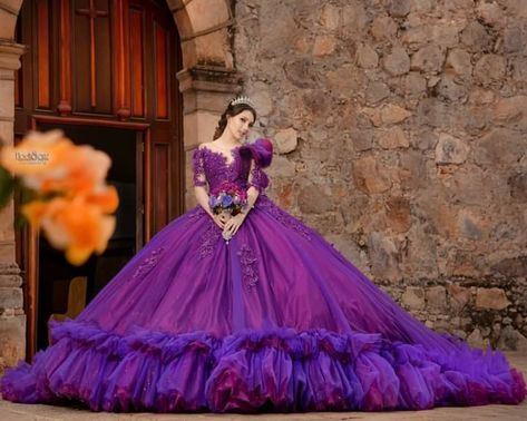 Purple Wedding Outfit, Poofy Dresses, Poofy Dress, Quinceanera Dresses Gold, Pretty Quinceanera Dresses, Wedding Dresses Cinderella, African Fashion Designers, Puffy Dresses, Quince Dress