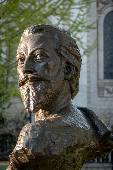 John Donne, St Pauls Cathedral, Saint Paul, 17th Century, Poets, Buddha Statue, Poetry, England, Statue