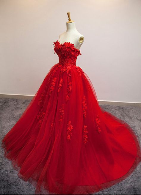 Hey, I found this really awesome Etsy listing at https://www.etsy.com/listing/266631437/red-lace-strapless-wedding-gown Red Long Prom Dress, Couture Dior, Gaun Abad Pertengahan, Red Ball Gown, Red Wedding Dress, Gown Red, Floral Prom Dresses, Tulle Ball Gown, Lace Strapless