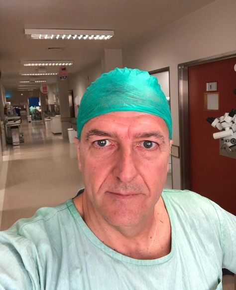 Dr Rodrigo Gimenez, Medicine Snaps, Surgeon Doctor, Paul Hollywood, Picture Of Doctor, Male Doctor, Hot Army Men, Self Pictures, Latest African Men Fashion